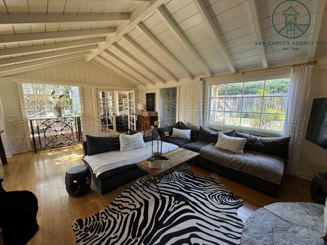 Photo - 3 Bed / 2 Bath Charming Carmel Point Home
