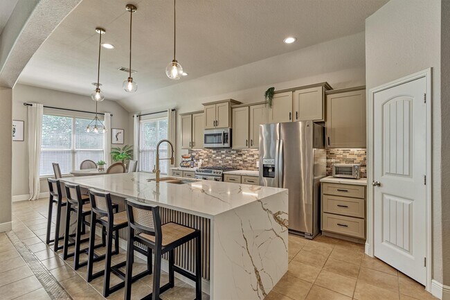 Photo - 184 W Heritage Mill Cir