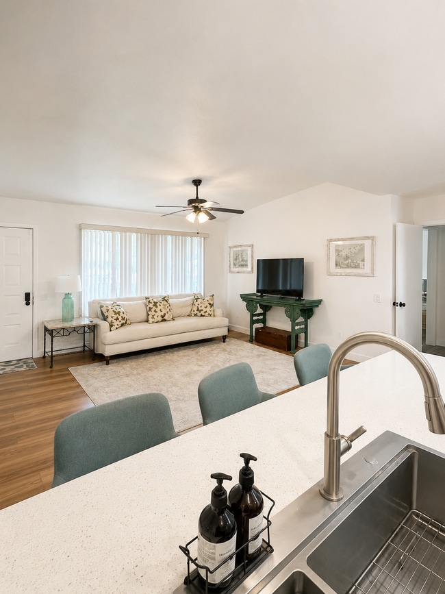 Photo - 5 Lakeview Cir Unit 5