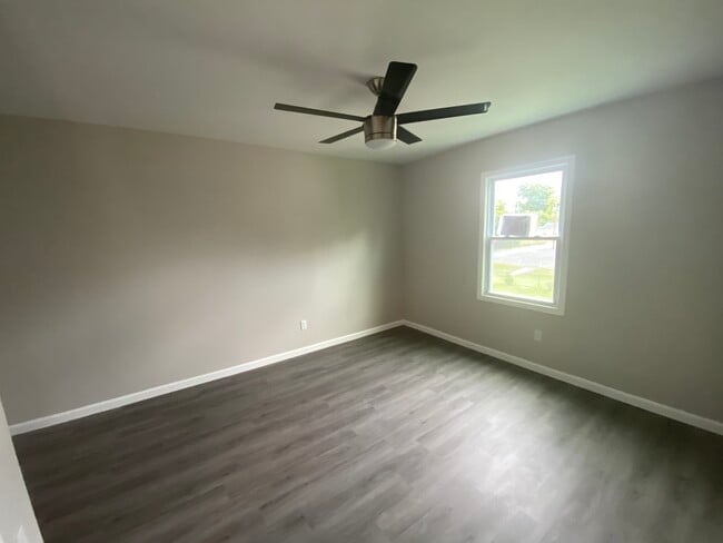 Photo - 260 Moughon St