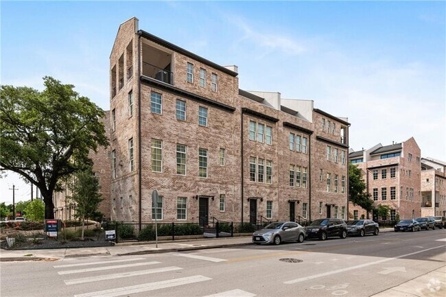Building Photo - 1305 Town Creek Dr Rental