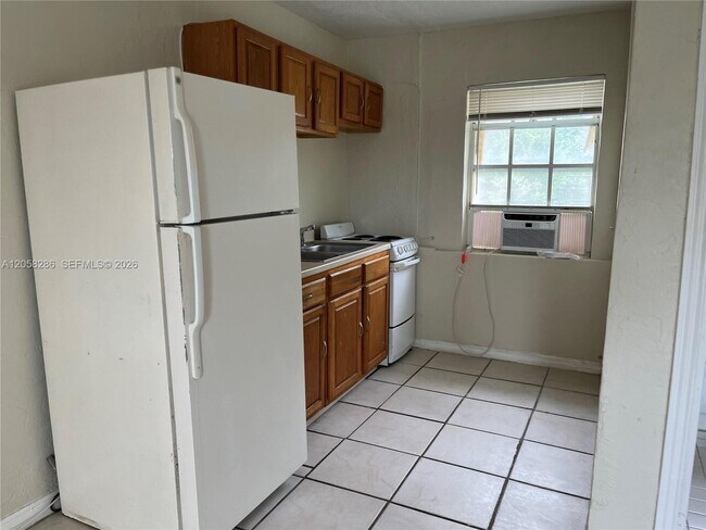Photo - 5010 Pembroke Rd Unit 8