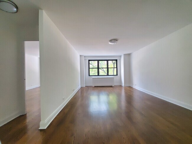 Photo - 145 E 16th St Apartment Unit 3A