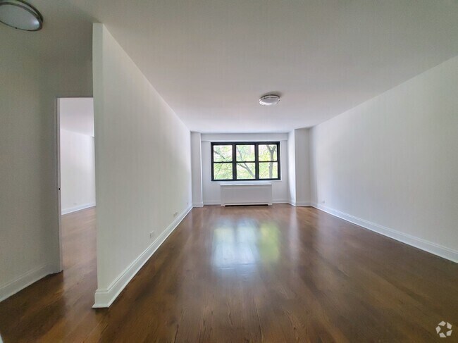 Building Photo - 145 E 16th St Unit 3A Rental