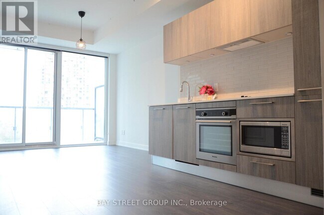 Photo - 3 Gloucester St Unit #910
