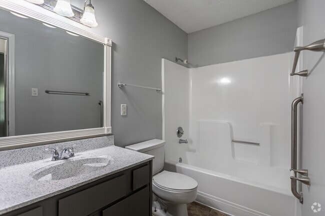 1BR, 1BA - 710 SF