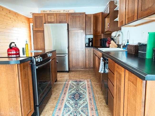 Kitchen - 235 Hwy 55