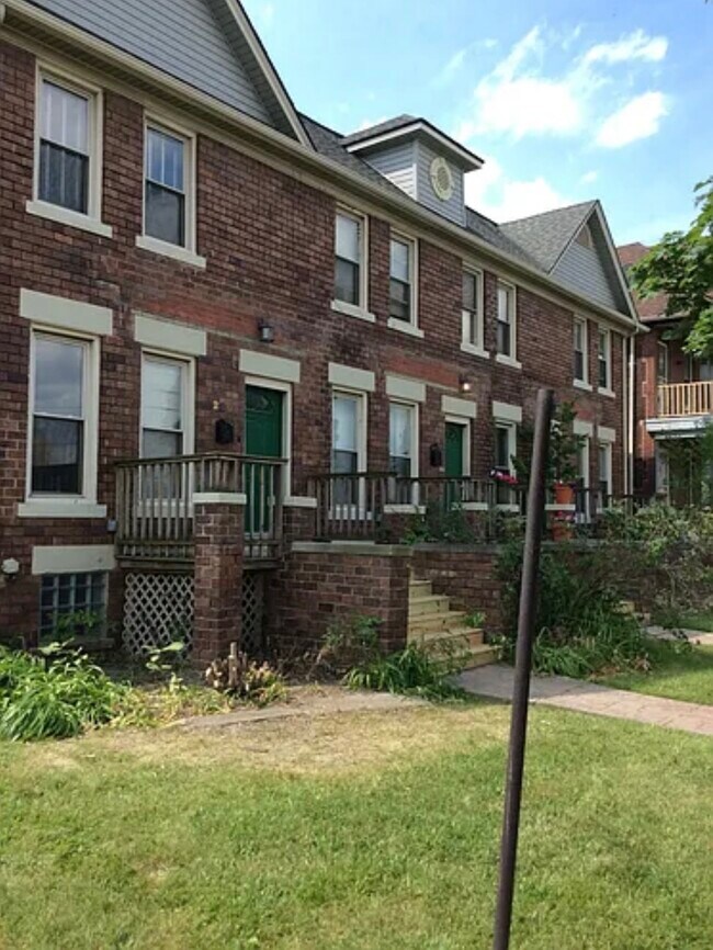 Photo - 272 Hendrie St