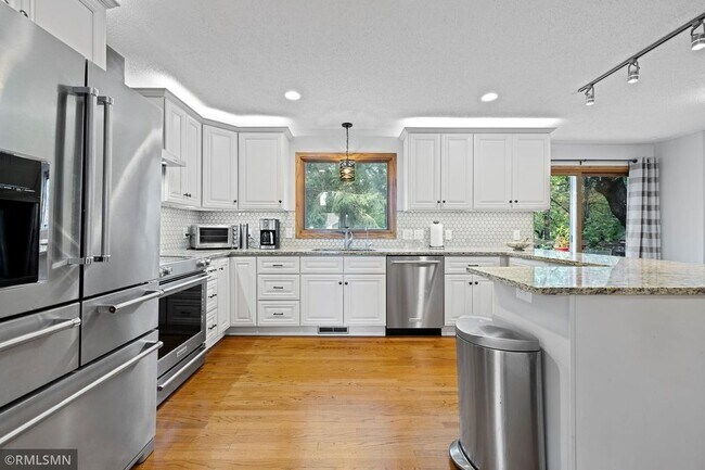 Photo - 6868 Stonewood Ct