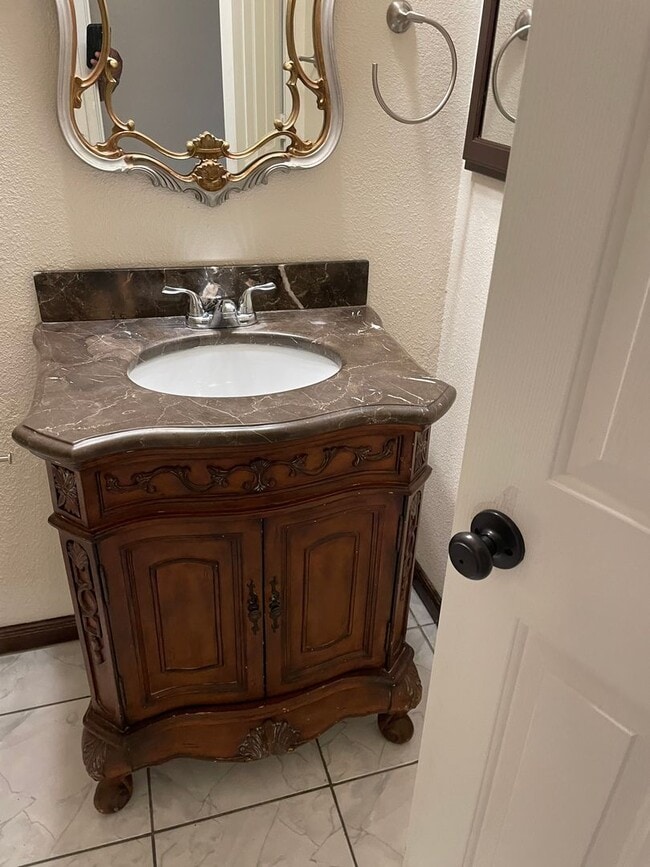 Photo - 3 BEDROOM SINGLE STORY HOUSE IN A CUL DE SAC