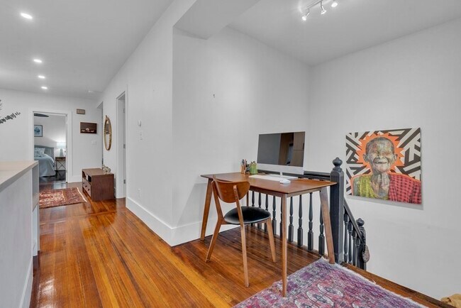 Photo - 351 Centre St Unidad 3