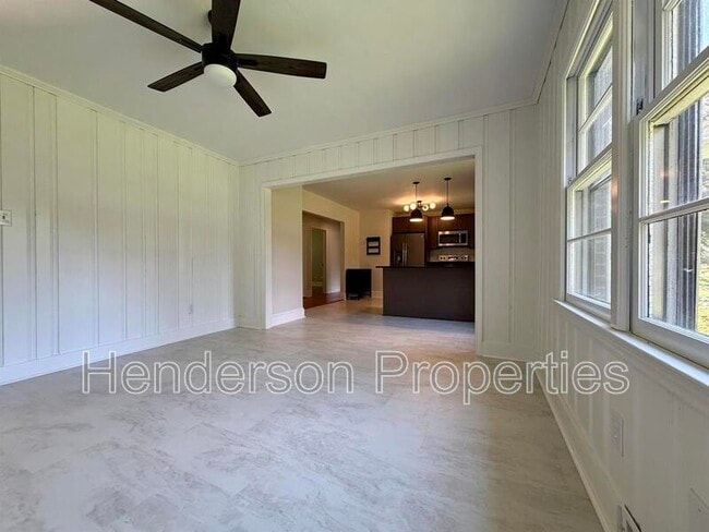 Photo - 6432 Woodland Cres