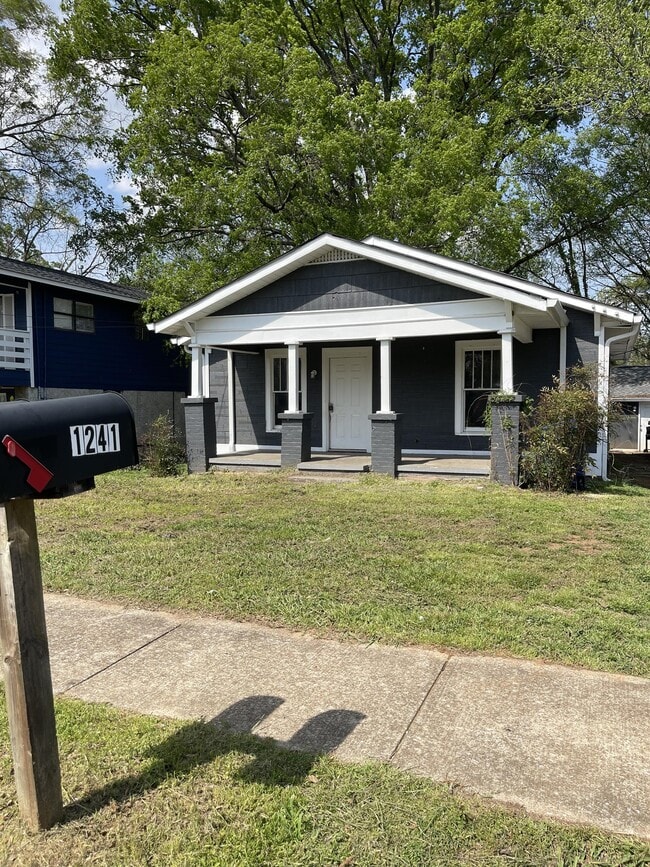Photo - 1241 E 35th St House