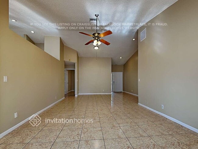 Photo - 330 Apache Ln