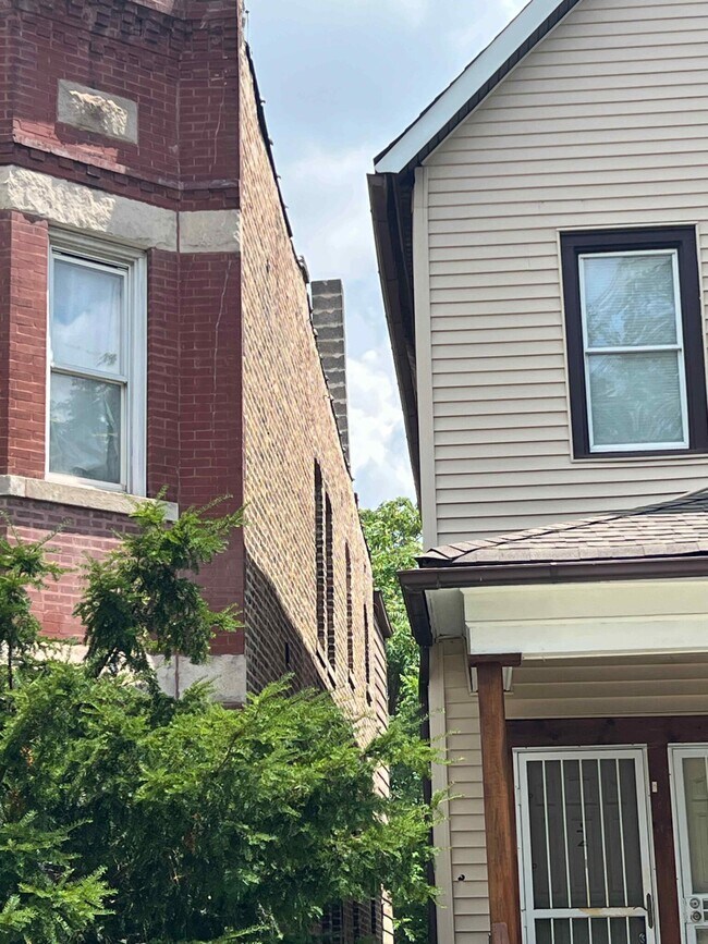 Photo - 11305 S Edbrooke Ave Unit 1