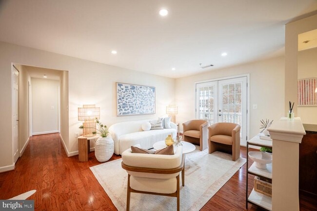 Photo - 4113 S Four Mile Run Dr Unidad 404