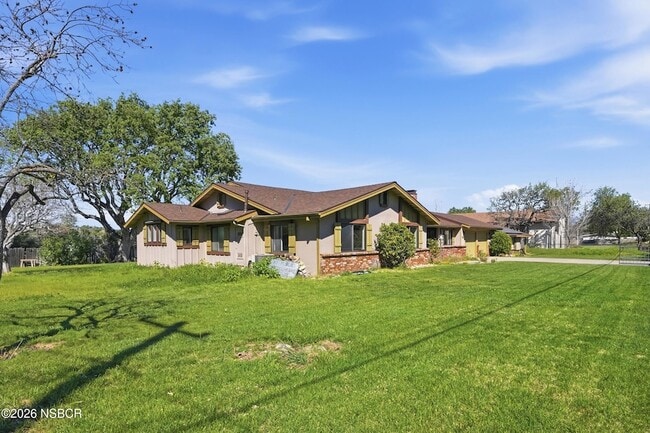 Photo - 2611 Janin Way