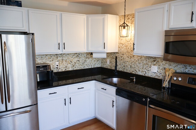 Photo - 25 W Silver St Unit 25