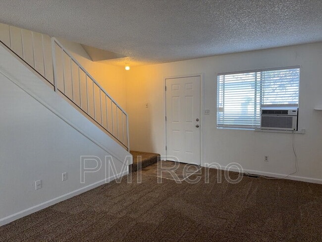 Photo - 1424 E 9th St Unidad 6
