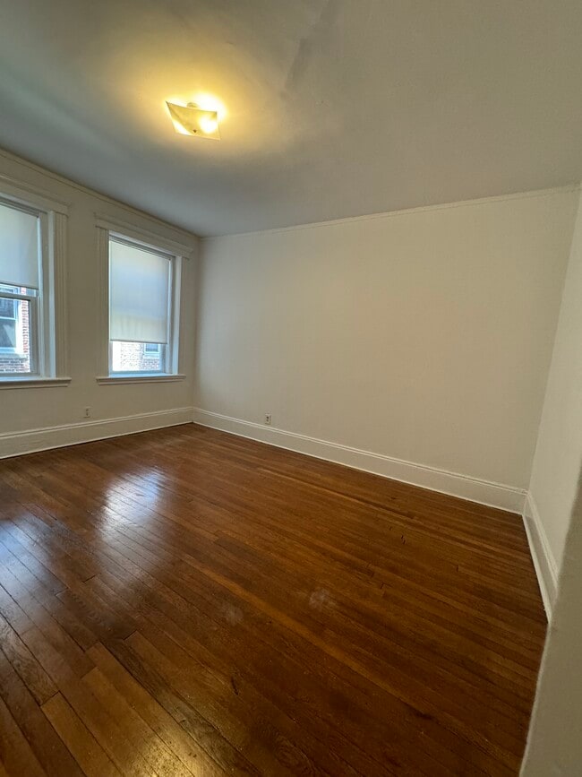 Building Photo - 104 Warren St Unit 6 Rental