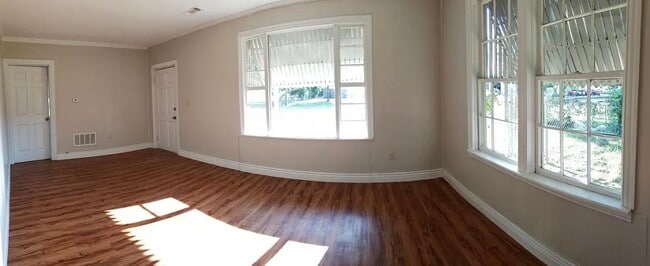 Photo - 1710 Peters Rd