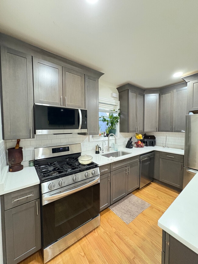 Photo - 149 Glenway St Unit 2