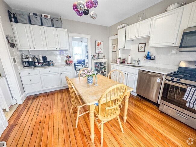 Building Photo - 70 Line St Unit 1 Rental