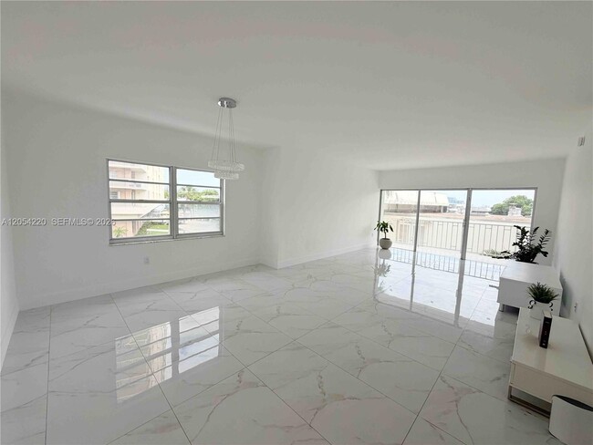 Photo - 500 Bayview Dr Unit 232