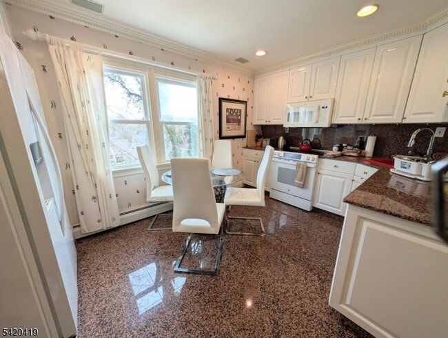 Photo - 48 Mt Kemble Ave