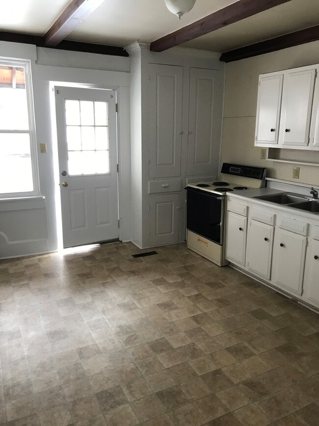 Photo - 318-322 East Howard Street Unit 320