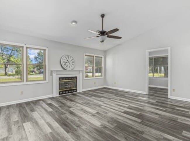 Photo - 400 Killarney Dr