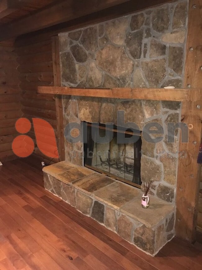 Photo - Log cabin home minutes to Downtown Chattan...