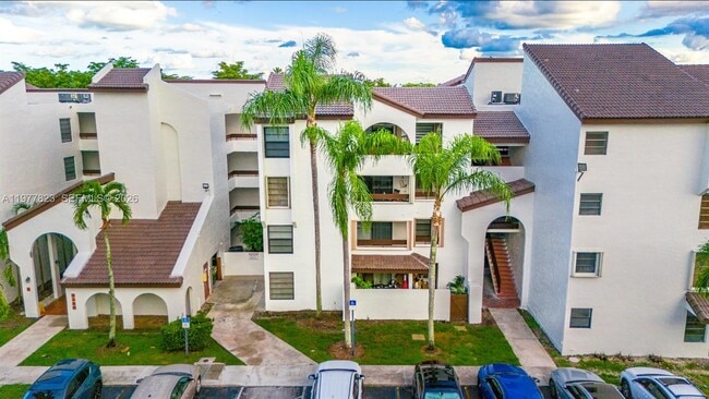 Building Photo - 9140 SW 123rd Ct Unit 210Q