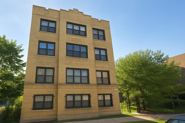 Building Photo - 8209 S Ellis Ave
