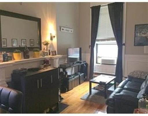 Photo - 258 Beacon St Unit 2A