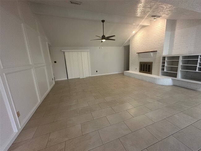 Photo - 2934 Poplar Creek Ln