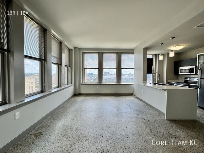 Building Photo - 306 E 12th St Unit 604