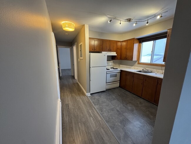 Building Photo - 17 Joyce Ave Unit 9