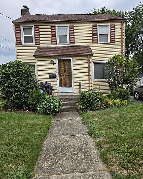 Building Photo - 129 Roslyn St Rental