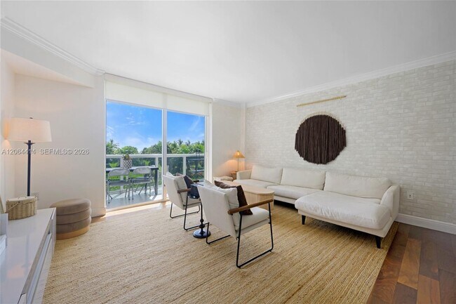 10275 Collins Ave Unit 334
