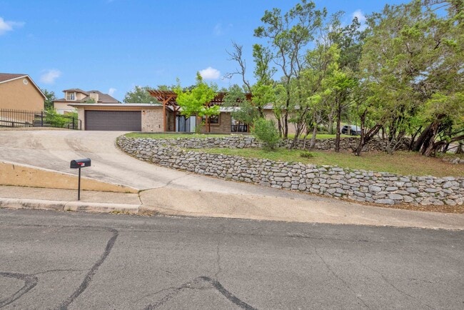 Photo - Charming 3/2 in Scenic Helotes, TX