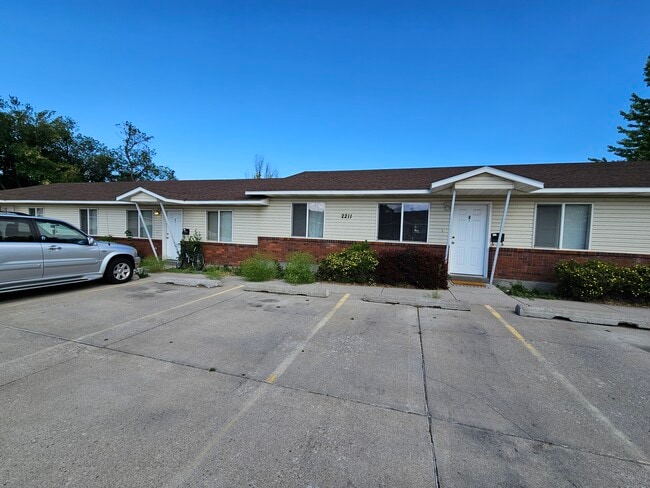 Photo - The Elms Apartments