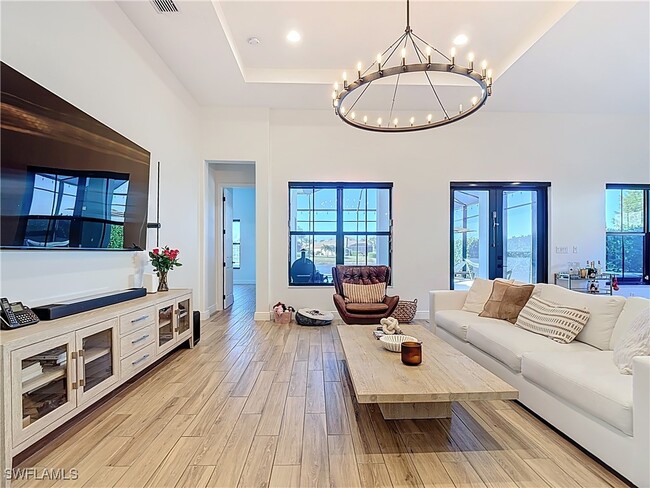 Photo - 5023 Salerno St