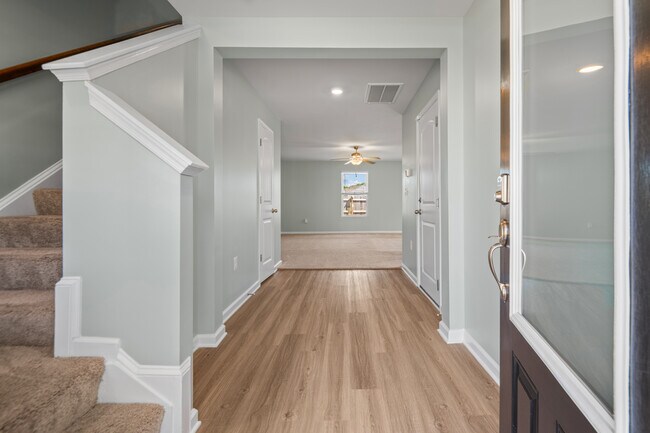 Photo - 2854 Meadowview Blvd