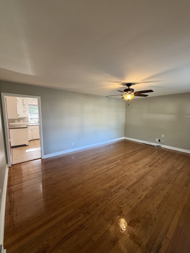 Photo - 2112 Campbell Dr