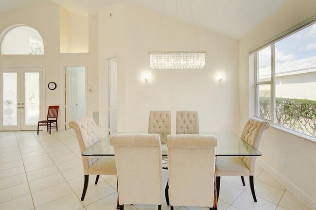 Photo - 6646 Oakmont Way