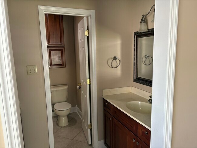 Photo - 6813 Oakhurst Dr