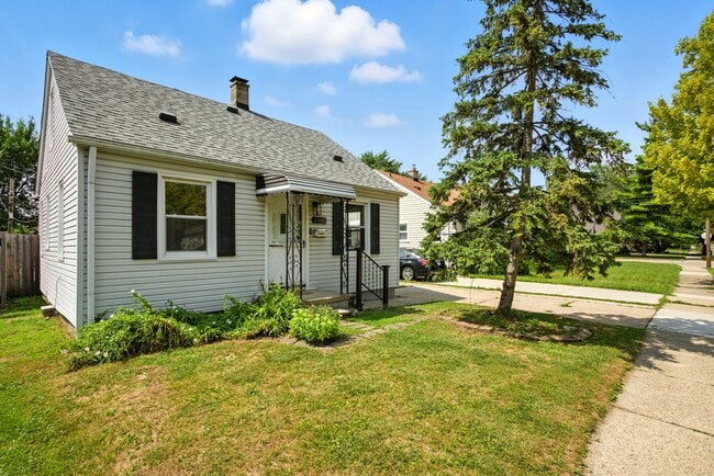 Photo - 23147 Vance Ave