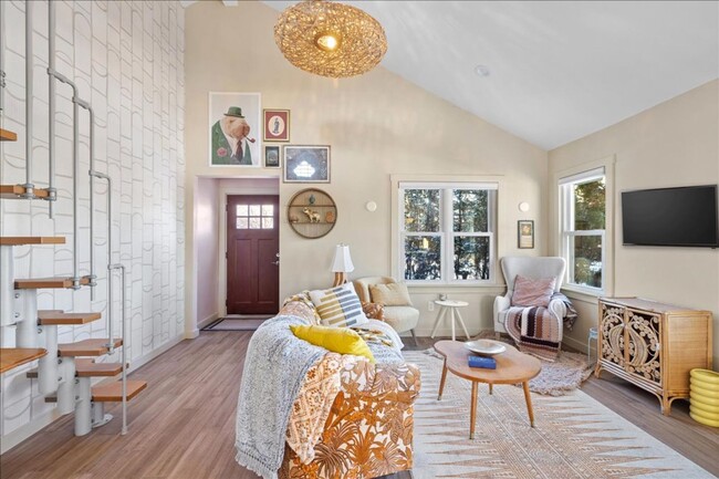 Photo - Stunning 4BR/2BA Home in Prime West End Lo...