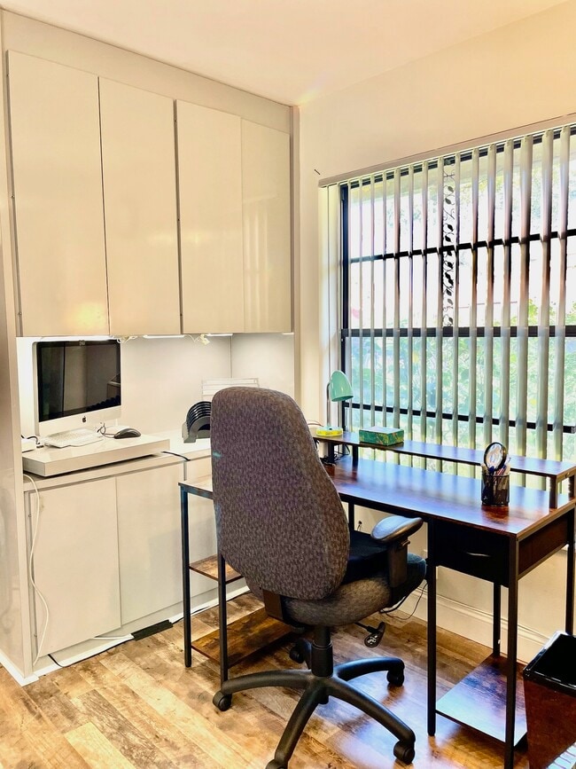 Photo - 1800 Embassy Dr